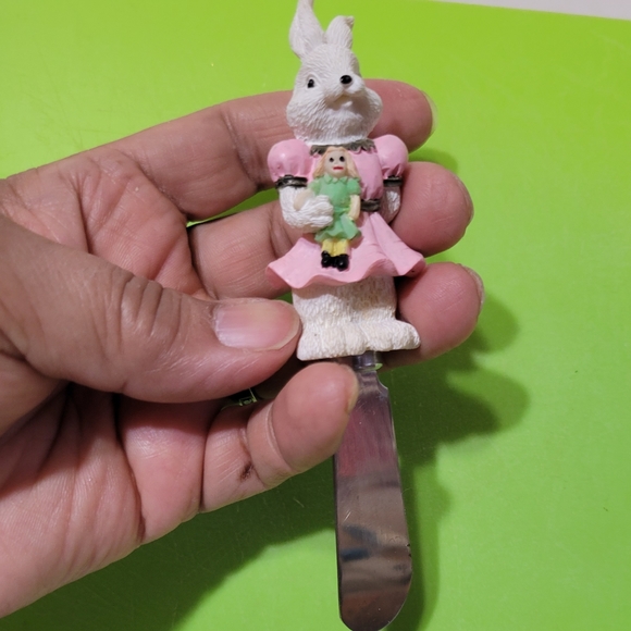 Boston Warehouse Pair of Easter Bunny Spreaders & Wood Easter Theme Tic Tac Toe - Picture 4 of 9